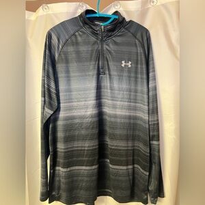 Under Armour long sleeve heat gear 1/4 zip pullover. Size large. EUC.